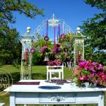 Ślub plenerowy -pergola i stół