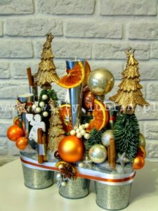 stroik świąteczny pomarańcze i brązy